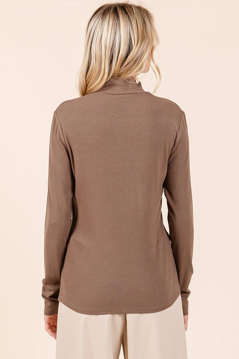 RIB MOCK NECK LONG SLEEVE KNIT TOP: MOCHA / S-M-L